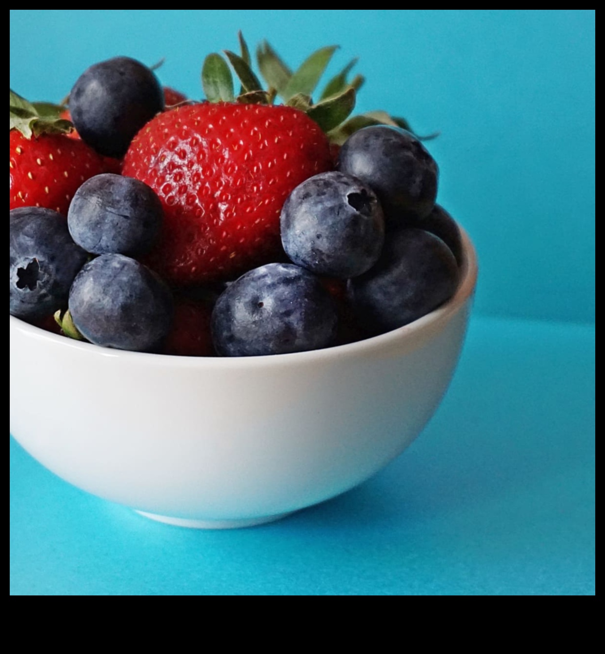 ברי בוננזה מסע טעים בעולם של מיצי פירות יער 2 ברי בוננזה: צלילה לעולם של מיצי פירות יער טעימים