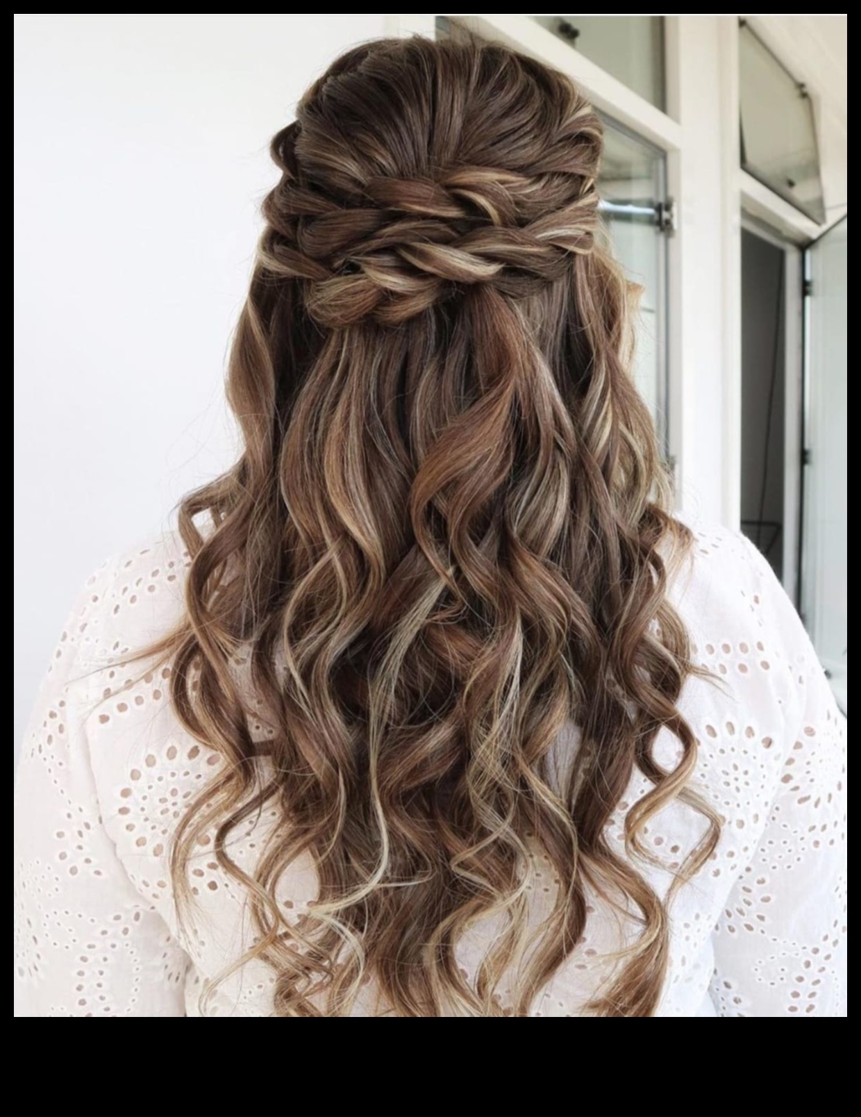 המשך אלגנטיות לא מתעסקת: תסרוקות מזדמנות שמדברות נפח