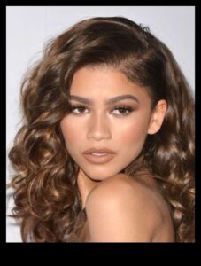 מה הצל שלך? מציאת התסרוקת הברונטית המושלמת עבורך